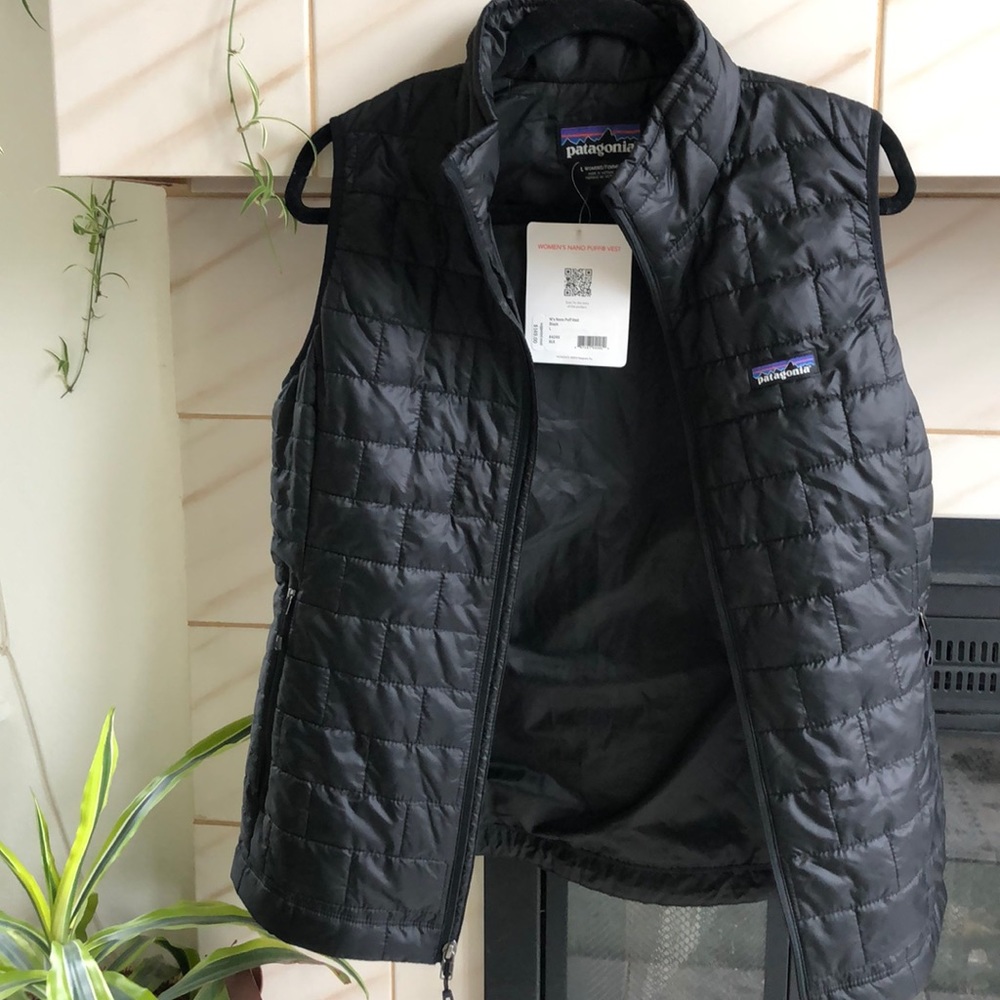 Patagonia nano puff vest large NWT